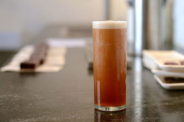 Beer, Liquid, Drink, Barware, Alcoholic beverage, Drinkware, Beer glass, Tableware, Alcohol, Ale, 