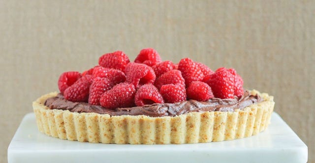 delish-raspberry-tart-4