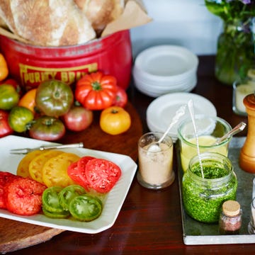 Food, Bell pepper, Ingredient, Meal, Flowerpot, Tableware, Bread, Produce, Serveware, Food group, 