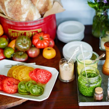 Food, Bell pepper, Ingredient, Meal, Flowerpot, Tableware, Bread, Produce, Serveware, Food group, 