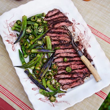 Food, Dishware, Beef, Cuisine, Tableware, Dish, Plate, Meal, Ingredient, Produce, 