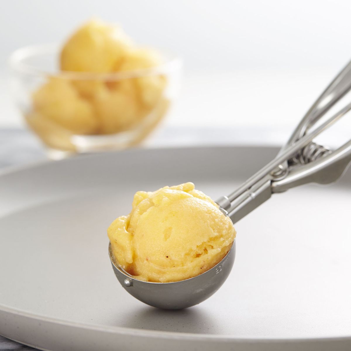 https://hips.hearstapps.com/del.h-cdn.co/assets/15/31/1600x1600/square-1438129912-delish-peach-sorbet.jpg?resize=1200:*