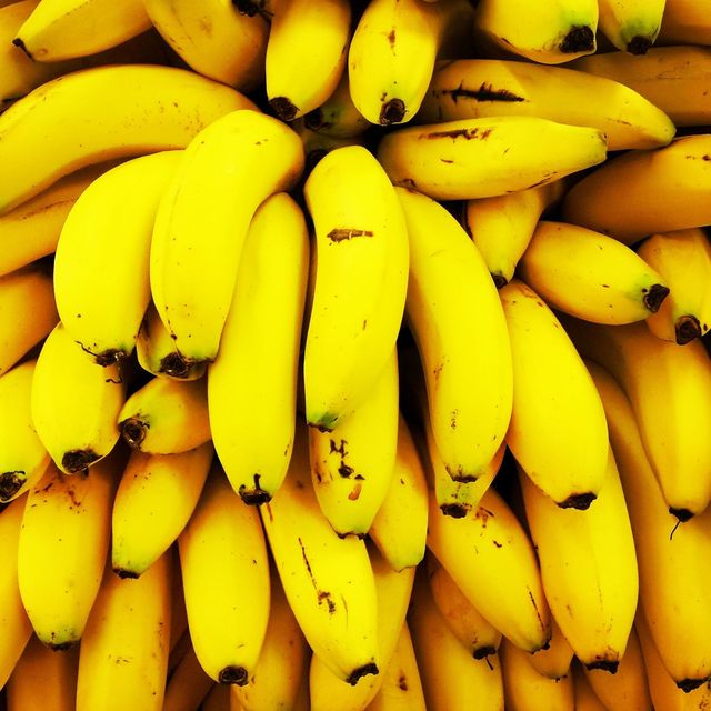 Natural foods, Banana family, Saba banana, Cooking plantain, Banana, Local food, Yellow, Food, Fruit, Plant, 