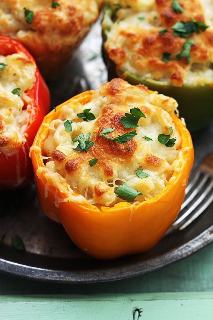 bell peppers, mac and cheese looks so damn good on you get the recipe from la creme de la crumb