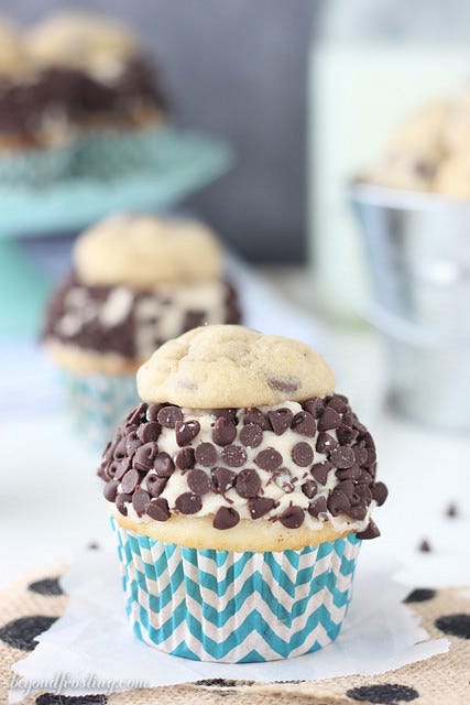 Cuisine, Sweetness, Food, Dessert, Ingredient, Baked goods, Cupcake, Cake, Recipe, Baking cup, 
