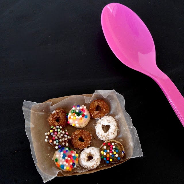 Dishware, Cuisine, Cutlery, Dessert, Sweetness, Sprinkles, Confectionery, Baked goods, Finger food, Kitchen utensil, 