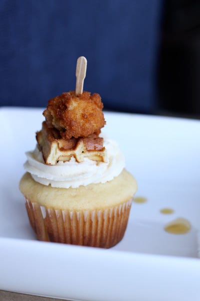 Food, Cupcake, Dish, Cuisine, Dessert, Ingredient, Icing, Buttercream, Cake, Muffin, 