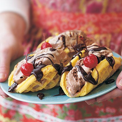 Dish, Food, Cuisine, Ingredient, Breakfast, Dessert, Waffle, Produce, Meal, Belgian waffle, 