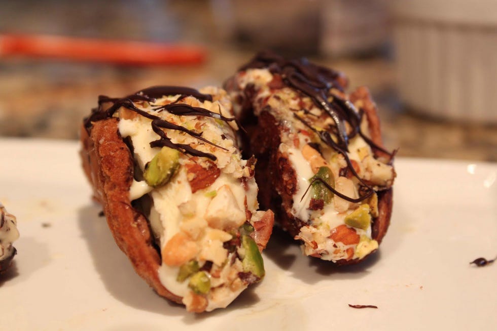 Dish, Food, Cuisine, Ingredient, Produce, Finger food, Recipe, Sushi, Baked goods, Stuffing, 