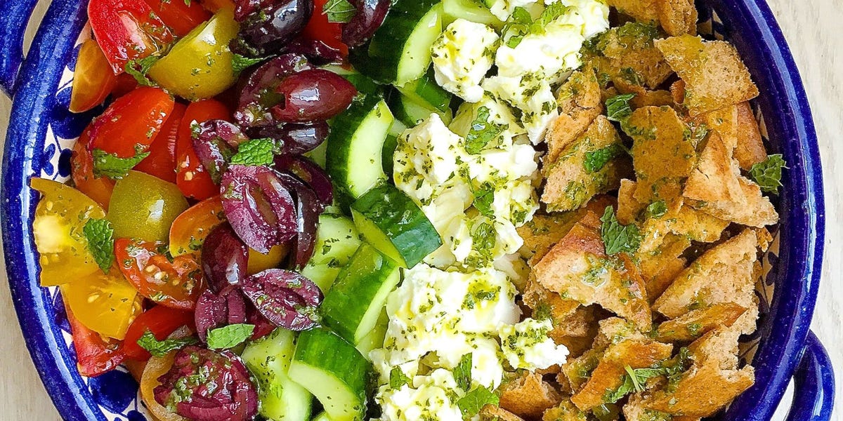 Mediterranean Salad with Lemon-Herb Vinaigrette
