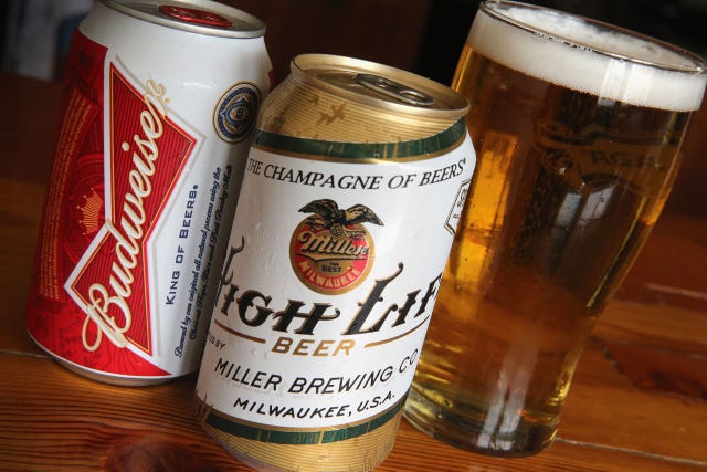 Beverage can, Drink, Tin can, Beer, Alcoholic beverage, Beer glass, Alcohol, Bottle, Pint, Aluminum can, 