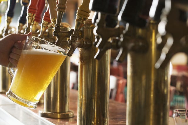 Beer, Barware, Liquid, Drink, Drinkware, Alcohol, Beer glass, Alcoholic beverage, Tableware, Lager, 