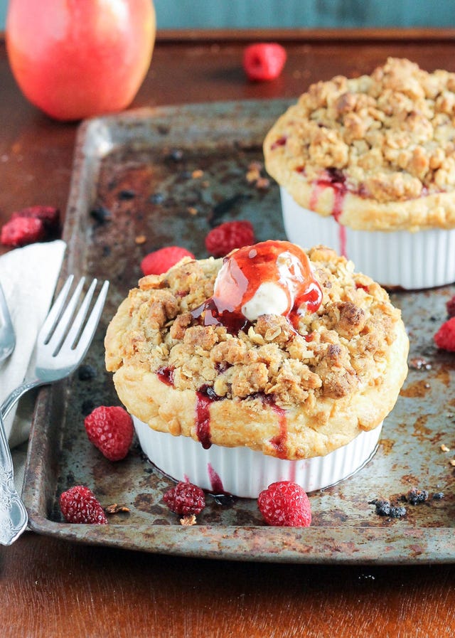 Mini Apple Berry Crumble Pie