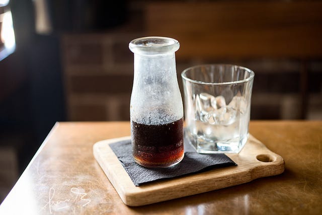 Drinkware, Serveware, Glass, Barware, Liquid, Tableware, Table, Drink, Highball glass, Alcoholic beverage, 