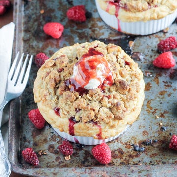 Mini Apple Berry Crumble Pie