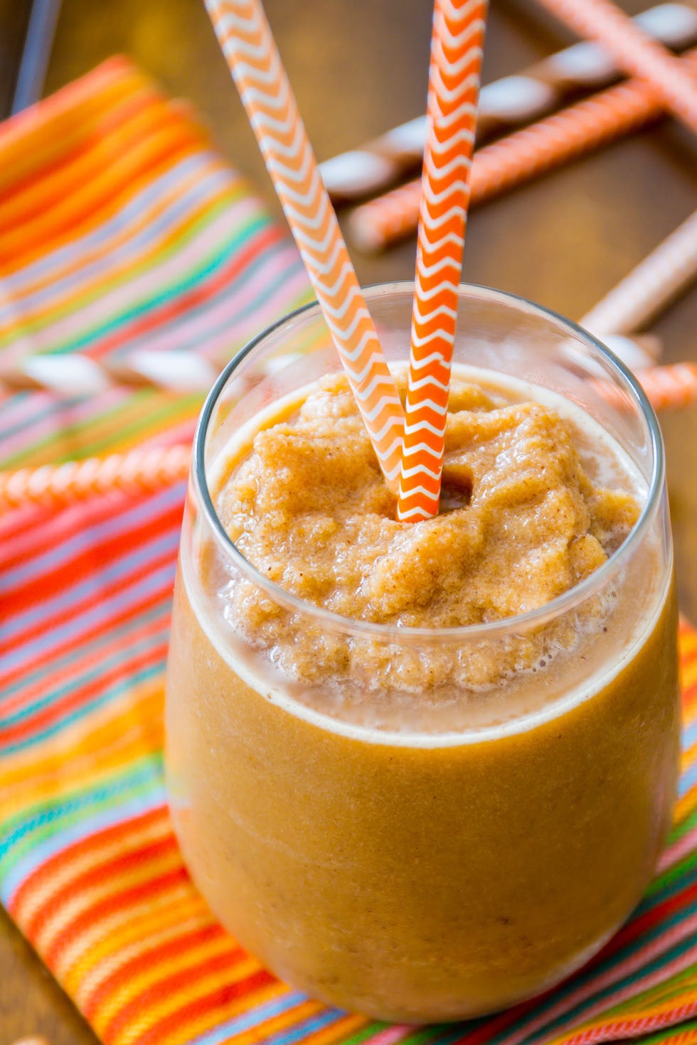 Drink, Health shake, Tableware, Smoothie, Drinking straw, Non-alcoholic beverage, Juice, Vegetable juice, Peach, Batida, 