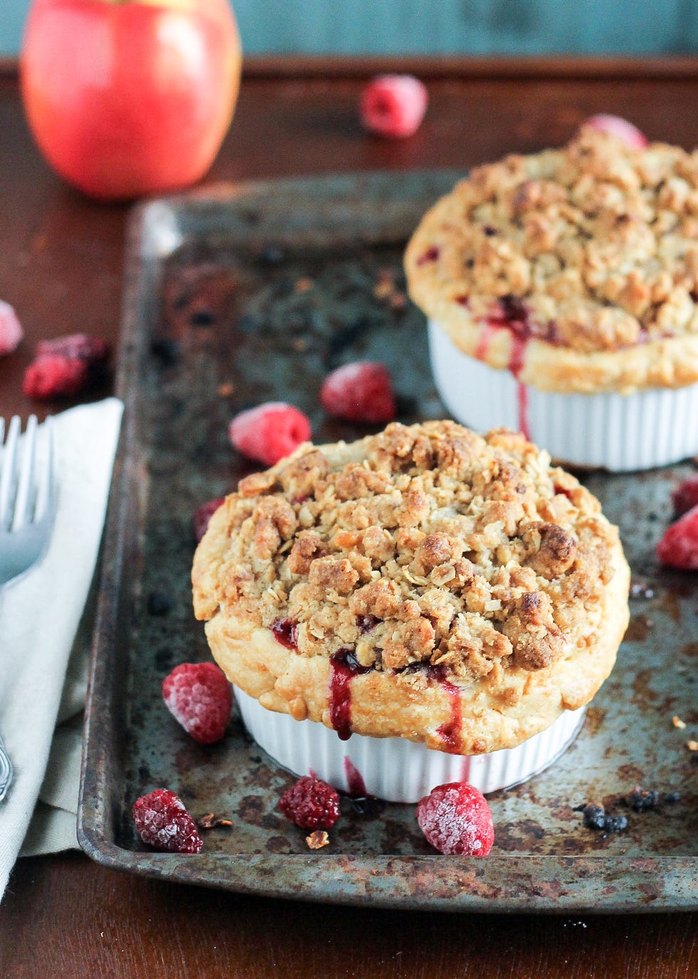 Food, Dishware, Cuisine, Tableware, Ingredient, Baked goods, Dessert, Dish, Cutlery, Kitchen utensil, 
