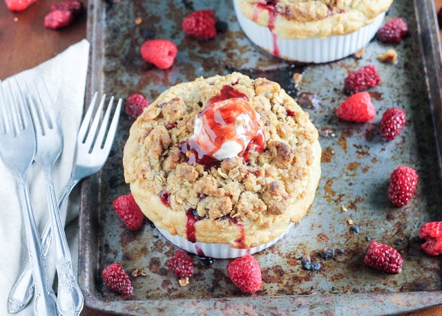 Mini Apple Berry Crumble Pie
