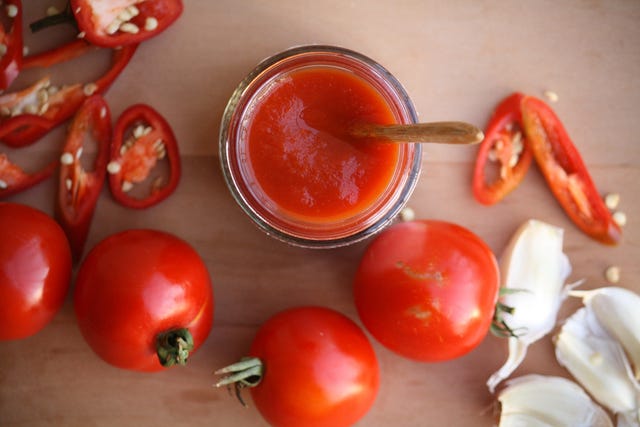 Food, Ingredient, Produce, Fruit, Natural foods, Carmine, Condiment, Tomato, Plum tomato, Bush tomato, 