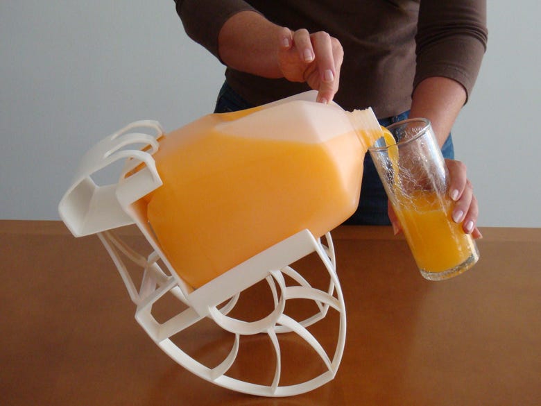 Hand, Orange, Tableware, Juice, Drink, Orange juice, Orange drink, Fruit, Nail, Thumb, 