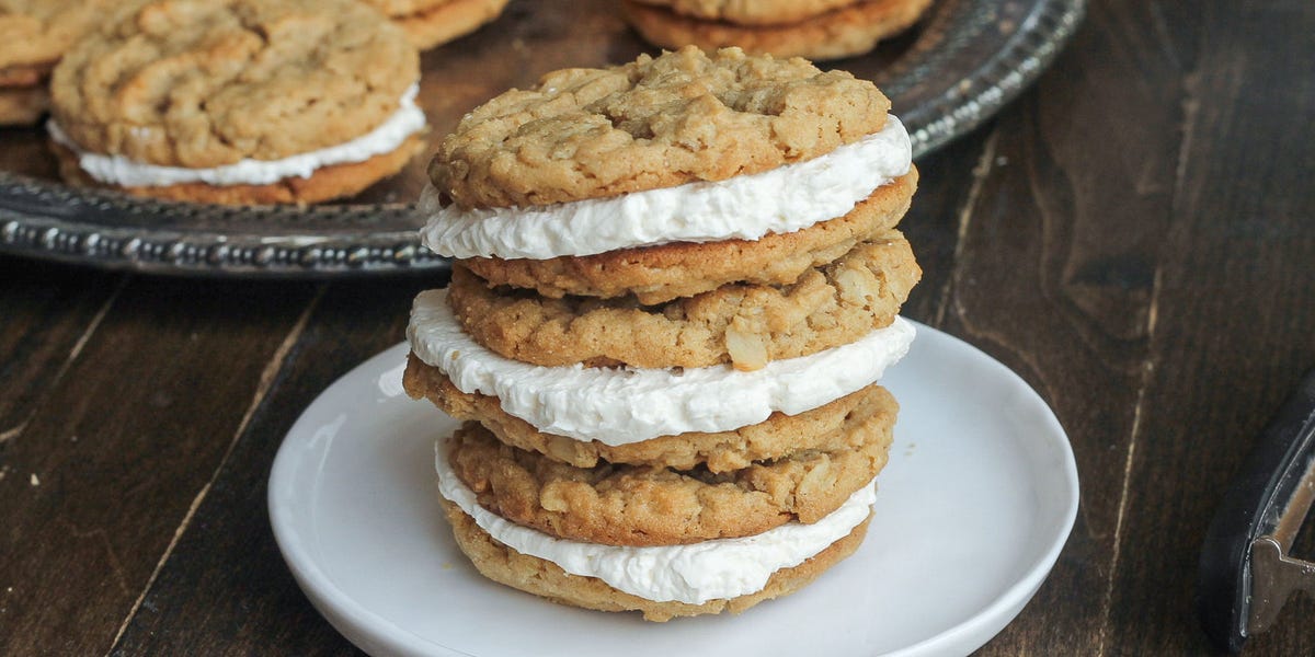 Peanut Butter Oatmeal Sandwich Cookies with Marshmallow CrÃ¨me Filling