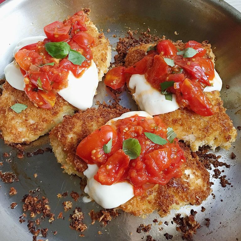 Best Crispy Chicken Parmesan With Tomatoes And Mozzarella Recipe How To Make Crispy Chicken