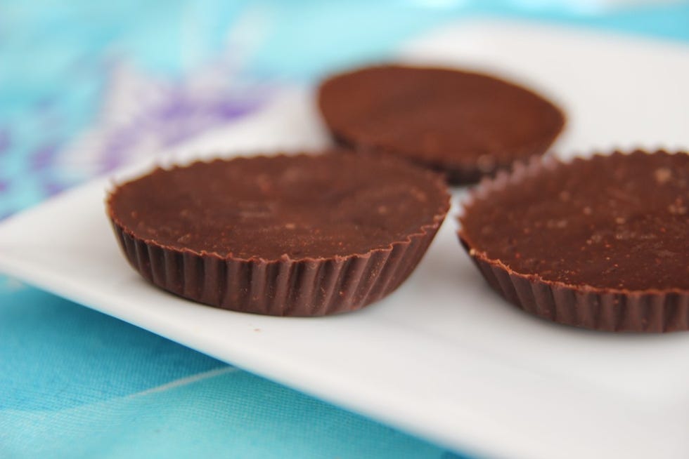 Food, Dessert, Baked goods, Sweetness, Plate, Chocolate, Snack, Recipe, Baking cup, Baking, 