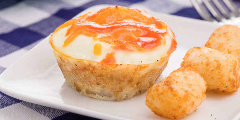 Egg-in-a-Nest Tater Tot Cups Recipe