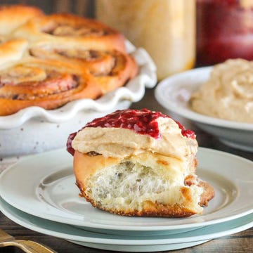 Food, Cuisine, Serveware, Baked goods, Dessert, Dish, Dishware, Ingredient, Tableware, Plate, 