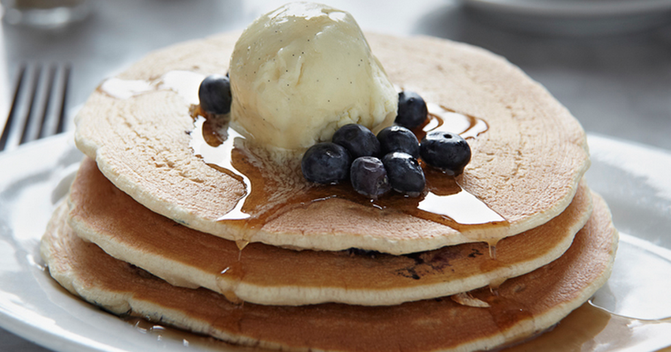 Food, Cuisine, White, Dish, Ingredient, Breakfast, Sweetness, Snack, Baked goods, Fruit, 