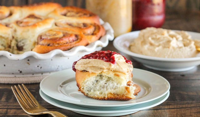Food, Cuisine, Serveware, Baked goods, Dessert, Dish, Dishware, Ingredient, Tableware, Plate, 