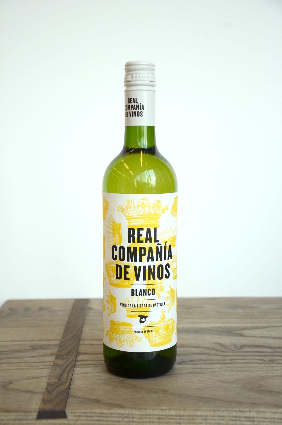 Wood, Product, Liquid, Yellow, Bottle, Glass bottle, Alcohol, Drink, Alcoholic beverage, Hardwood, 