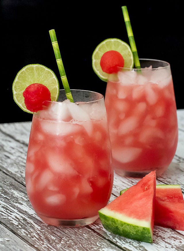 Drink, Liquid, Food, Alcoholic beverage, Produce, Classic cocktail, Ingredient, Drinking straw, Juice, Tableware, 