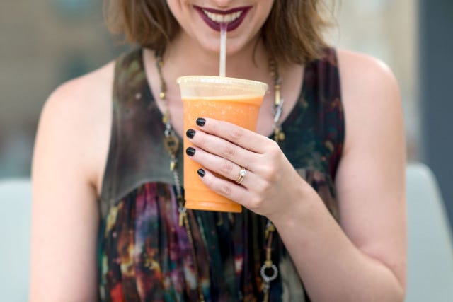 delish-smoothies-jessica-upclose delish-smoothies-jessica-upclose