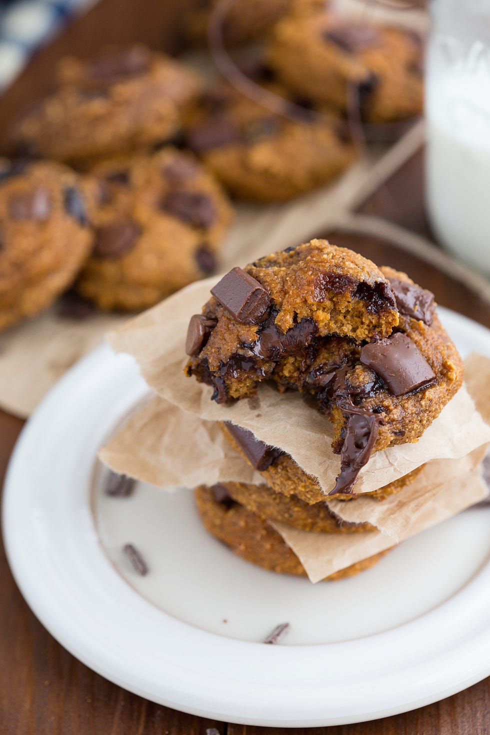 Dish, Food, Cuisine, Cookies and crackers, Chocolate chip cookie, Ingredient, Cookie, Dessert, Baked goods, Snack, 