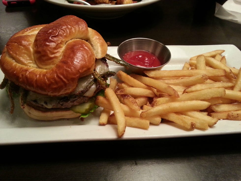 Ruby Tuesday cheeseburger