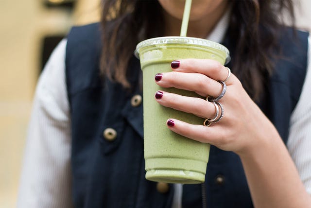 delish-smoothies-marisa-upclose mango ginger green smoothie