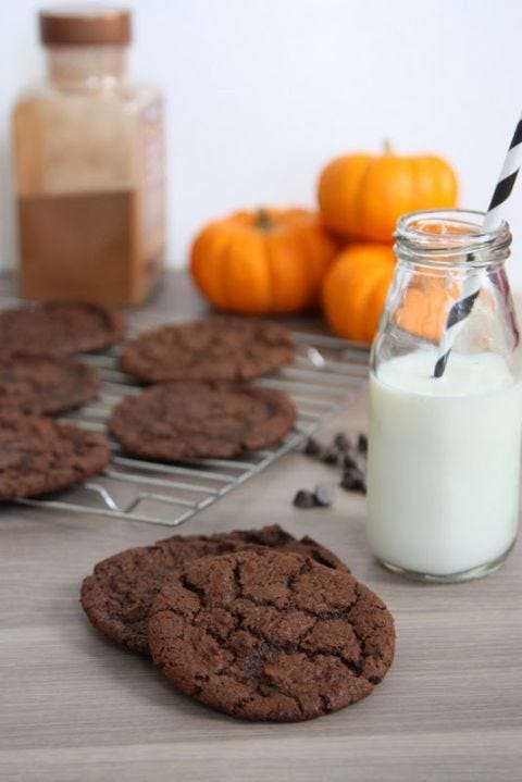 Food, Chocolate chip cookie, Cookies and crackers, Dish, Cookie, Snack, Peanut butter cookie, Cuisine, Ingredient, Dessert, 