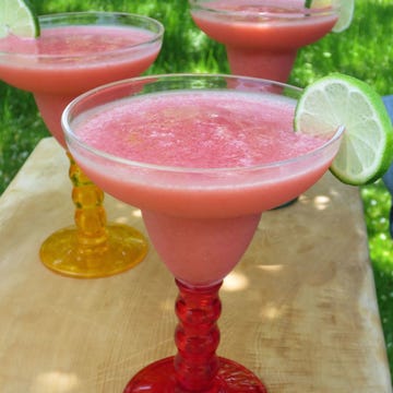 Liquid, Drink, Tableware, Juice, Lemon, Citrus, Cocktail, Alcoholic beverage, Daiquiri, Classic cocktail, 