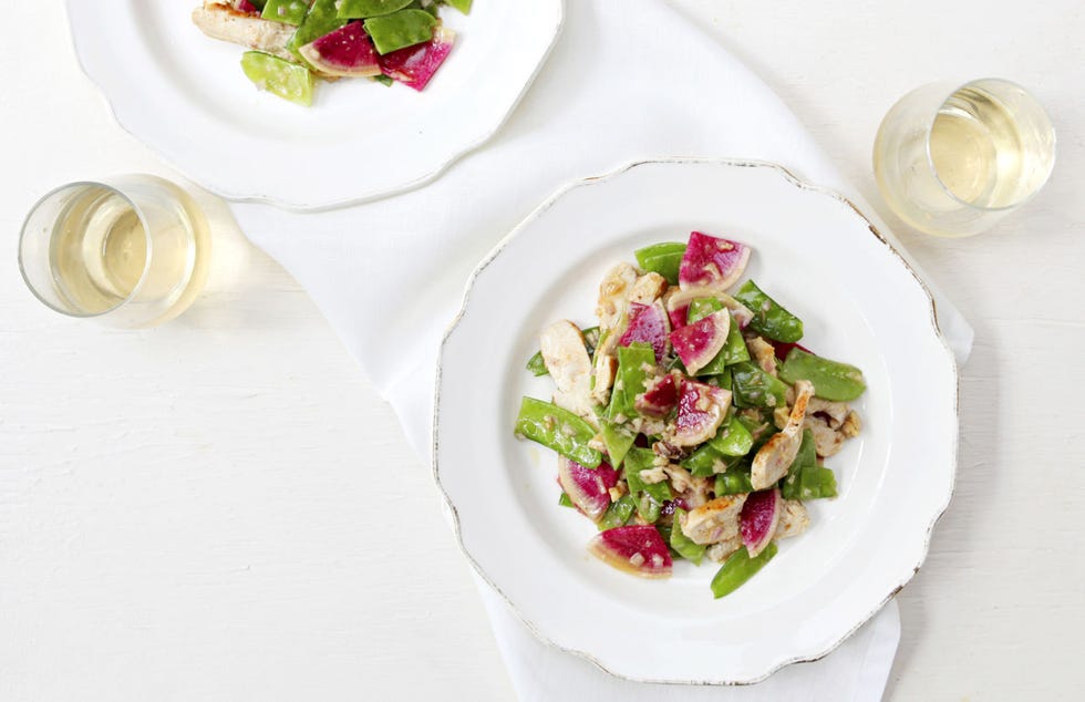 <p><strong>BEST FOR:</strong> Big families or those who are entertaining</p><p><strong>PLAN:</strong> $57 for one meal for four (order regularly to get $7 off). Pick up to 12 servings of any dish.</p><p><strong>PROS:</strong> Simple instructions. "My 9-year-old followed them easily," bragged one mom. The only company that lets you order for as many as 12 people.</p><p><strong>CONS:</strong> Not particularly Southern, though it claims to be.</p><p><em><strong>SAMPLE DISH:</strong> Chicken Breast, Walnut, and Snow Pea Salad</em></p>