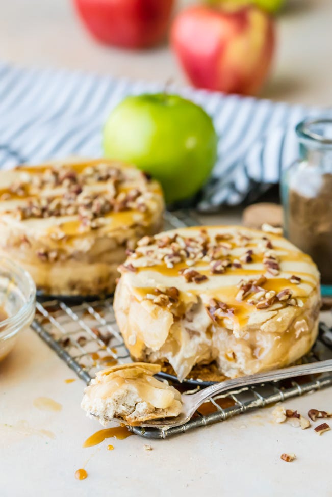Dish, Food, Cuisine, Sweet Rolls, Apple, Ingredient, Dessert, Produce, Baked goods, Staple food, Dish, Food, Cuisine, Sweet Rolls, Apple, Ingredient, Dessert, Produce, Baked goods, Staple food,