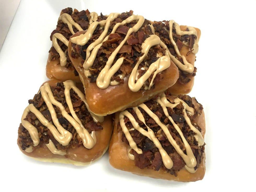 Food, Cuisine, Brown, Ingredient, Dish, Baked goods, Recipe, Fast food, Snack, Finger food, 