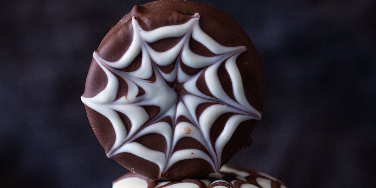 Oreo Spider Webs