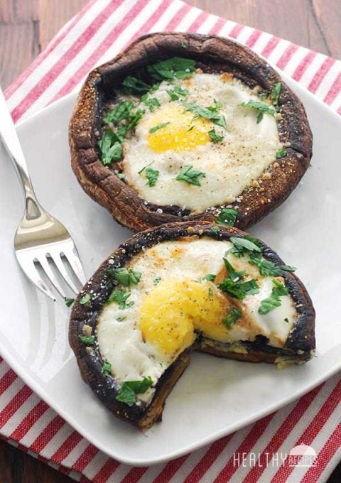 Dish, Food, Cuisine, Ingredient, Welsh rarebit, Breakfast, Produce, Staple food, Potato, Poached egg, 