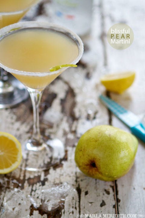 Yellow, Drink, Fruit, Tableware, Ingredient, Lemon, Alcoholic beverage, Citrus, Classic cocktail, Cocktail, 