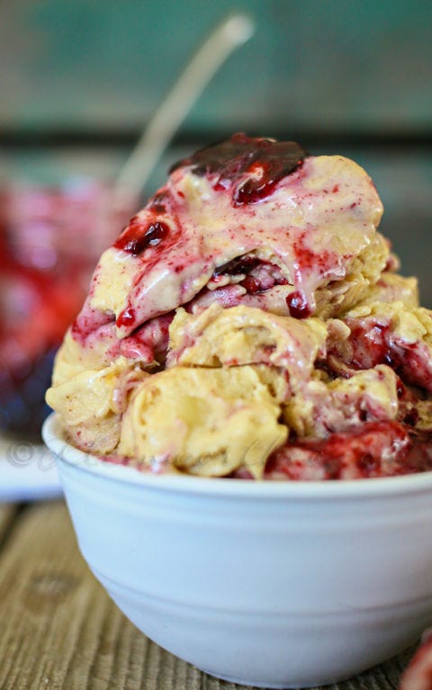 Dish, Food, Cuisine, Ice cream, Frozen dessert, Ingredient, Gelato, Dessert, Frozen yogurt, Sundae, 