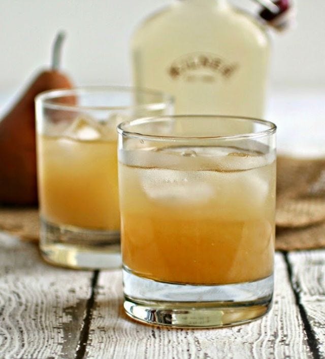 Liquid, Fluid, Yellow, Drinkware, Drink, Tableware, Glass, Alcoholic beverage, Amber, Serveware, 