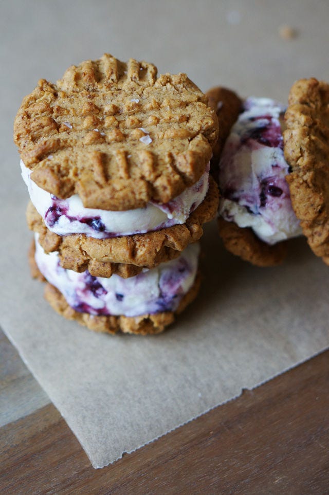 Food, Sandwich Cookies, Dish, Ingredient, Dessert, Cuisine, Baked goods, Snack, Cookies and crackers, Finger food, 