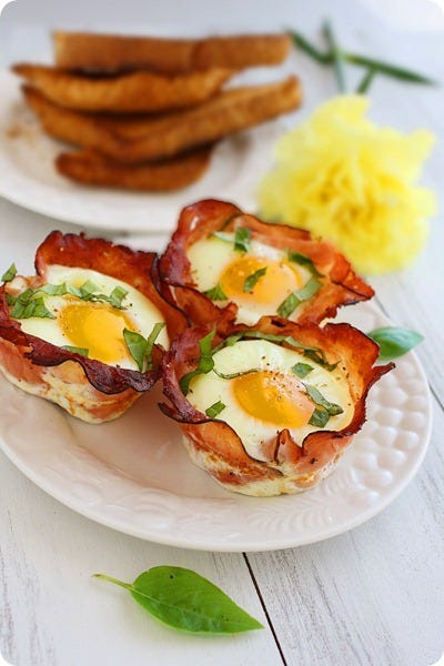 Dish, Food, Cuisine, Breakfast, Ingredient, Meal, Poached egg, Eggs benedict, Brunch, Produce, 