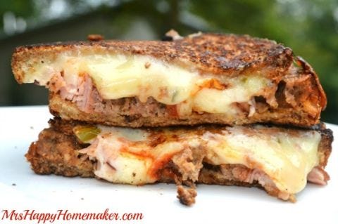 Food, Cuisine, Finger food, Ingredient, Dish, Breakfast, Meal, Meat, Sandwich, Baked goods, 